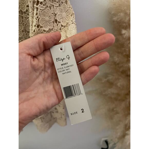 ⭐️ 3/$20 Eliza J Crochet Floral Sheath Dress Size 2 Cream Long Sleeve - Picture 8 of 10
